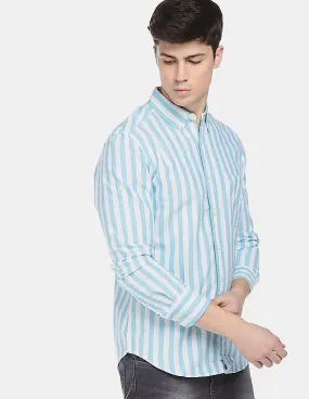 Aeropostale Men White and Blue Button-Down Collar Striped Shirt