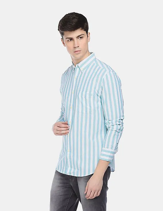 Aeropostale Men White and Blue Button-Down Collar Striped Shirt