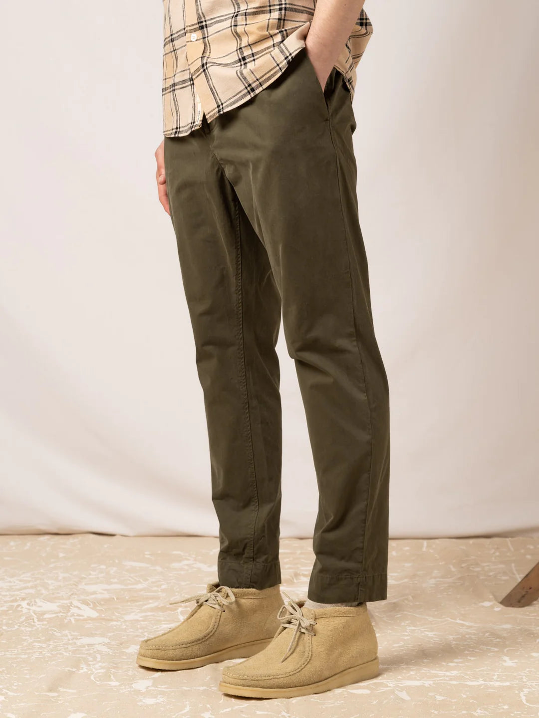 KESTIN Inverness Tapered Trouser in Olive Cotton Twill