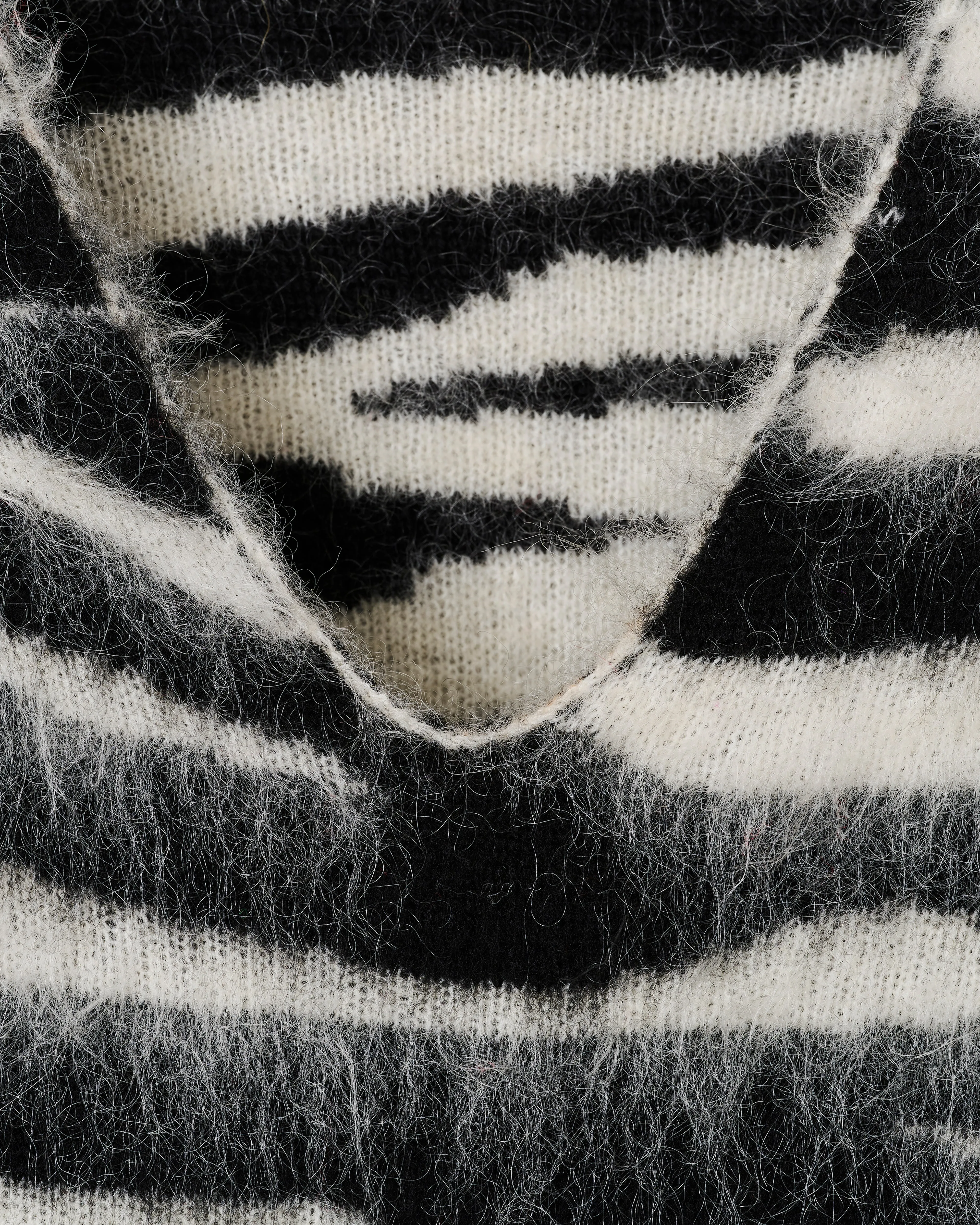 Marc Jacobs - Women's Brushed Zebra Sweater - (Black/White)