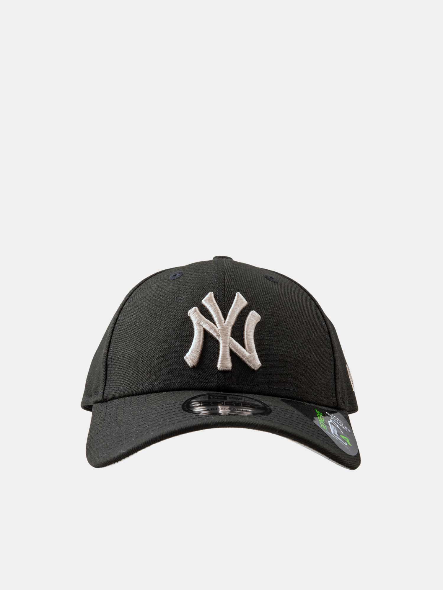 New Era 9FORTY Repreve New York Yankees Strapback - Black / Cream