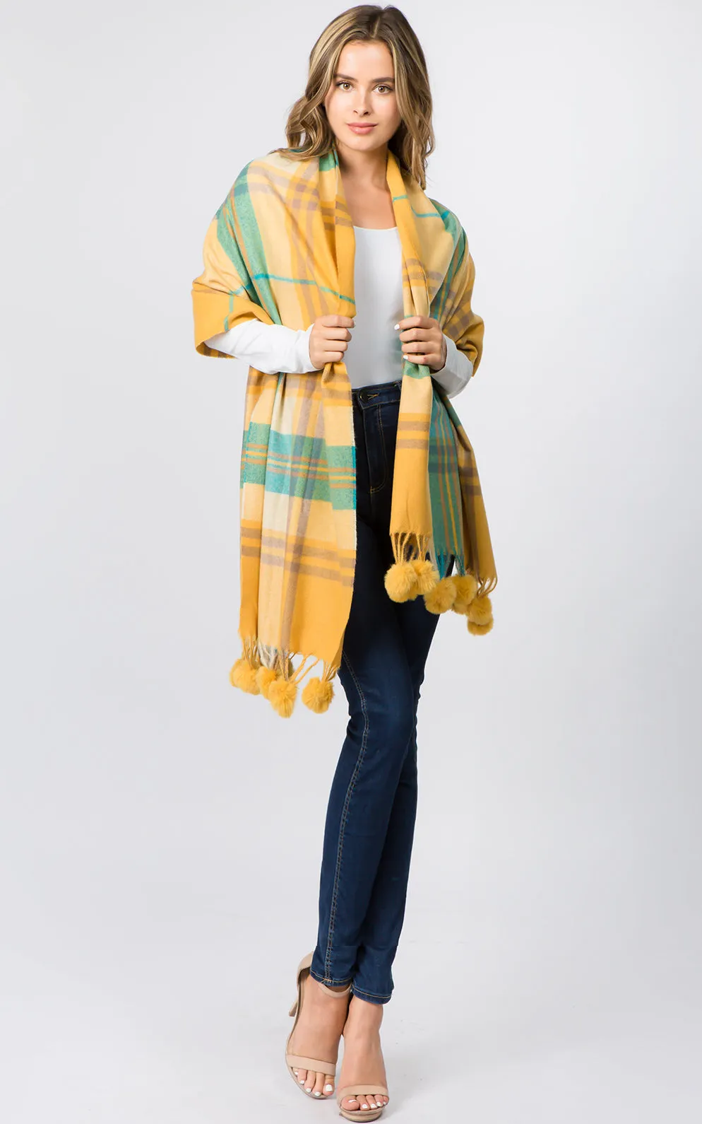 OA93B4 Plaid Pattern Scarf w/Faux Fur Pom Pom