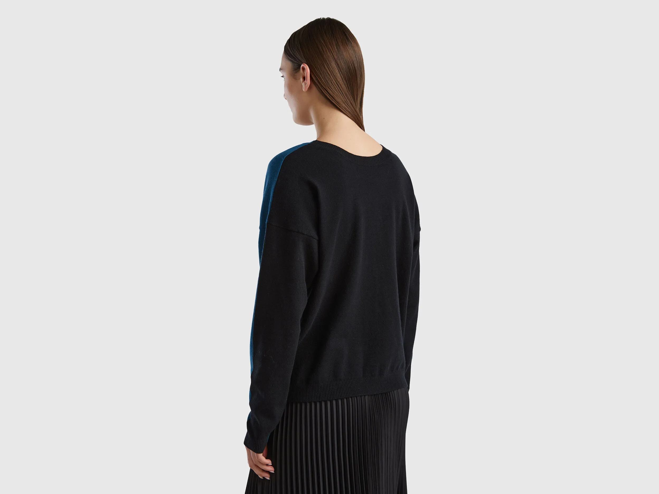 Viscose blend sweater - Black | Benetton